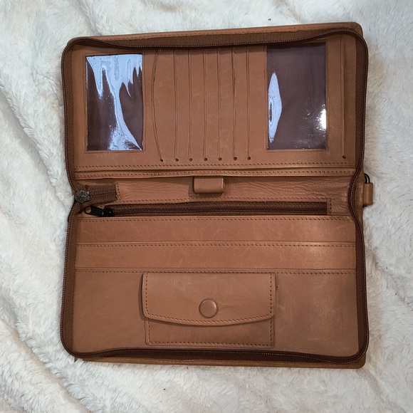 Clutch Purse/Wallet No Strap - Picture 2 of 3